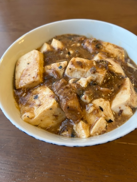 さば味噌煮缶とお豆腐で簡単にできるマーボー豆腐です。